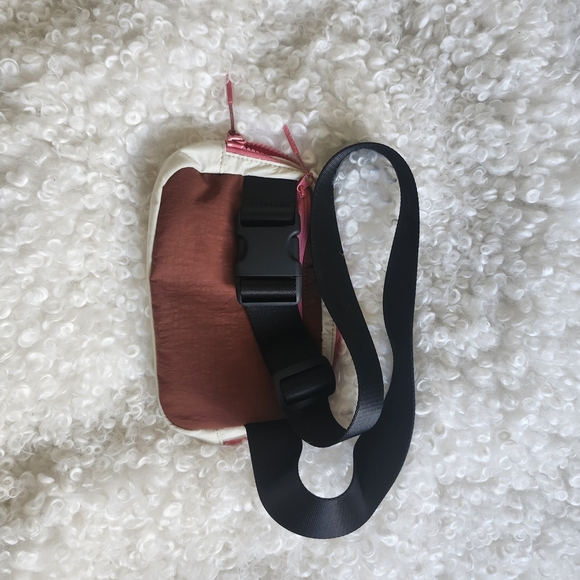 Lululemon Dark Terracota White Opal Preppy Everywhere  Belt Bag 1 L Casual - Picture 5 of 9